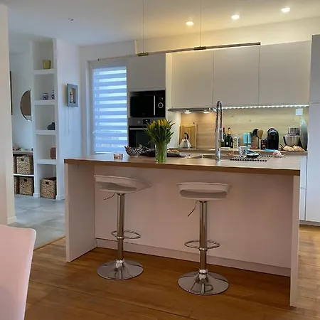 La Les Merlettes Nyaraló